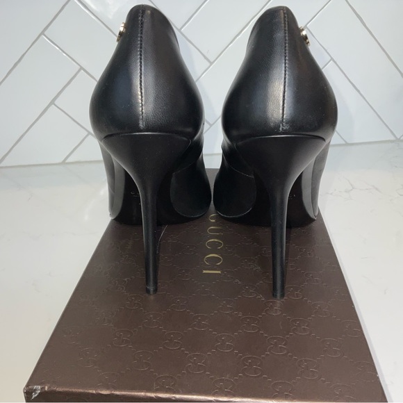 GUCCI Black Leather Logo Pointed toe Heels - Picture 4 of 10